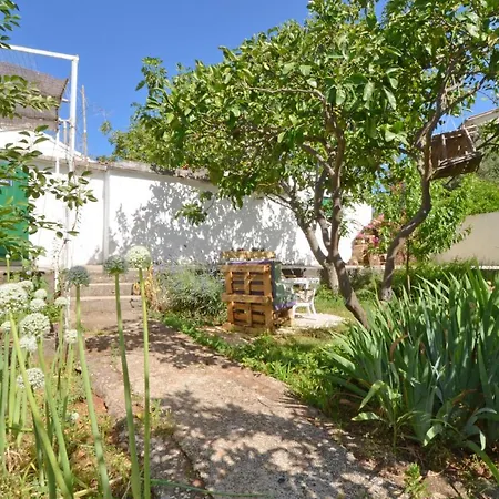 Holiday home Lavender Garden House
